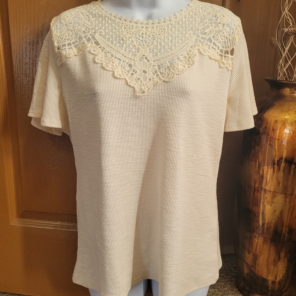 💥Host Pick💥 New Flutter Sleeve Top - Picture 5 of 6